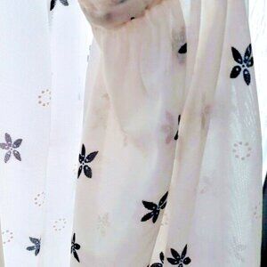 Women's White with Blue Floral Print 2X Pre-owned Loose Fit